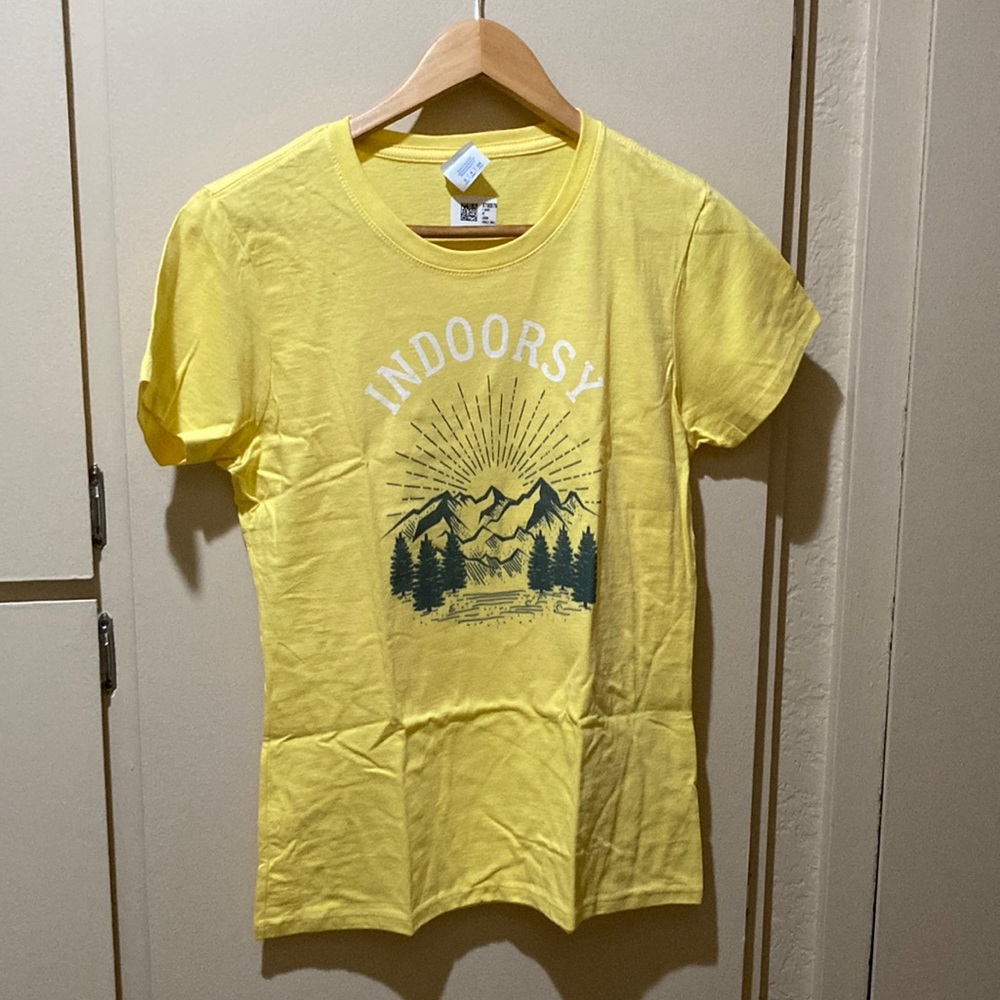 “Indoorsy” women’s tee.